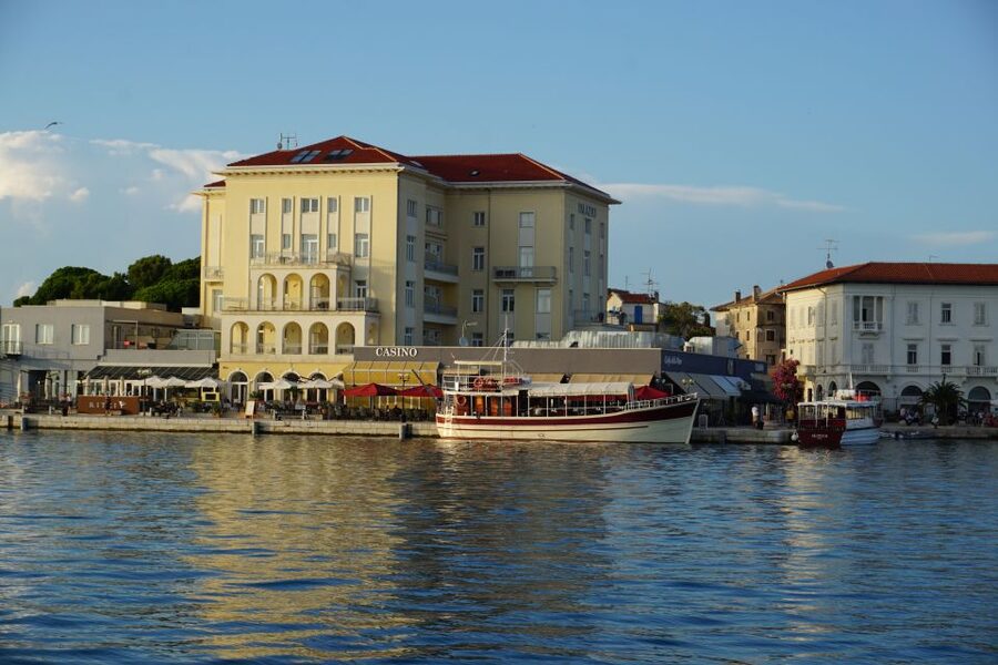 Poreč: Dolphin Spotting Cruise with Included Drinks - FAQ