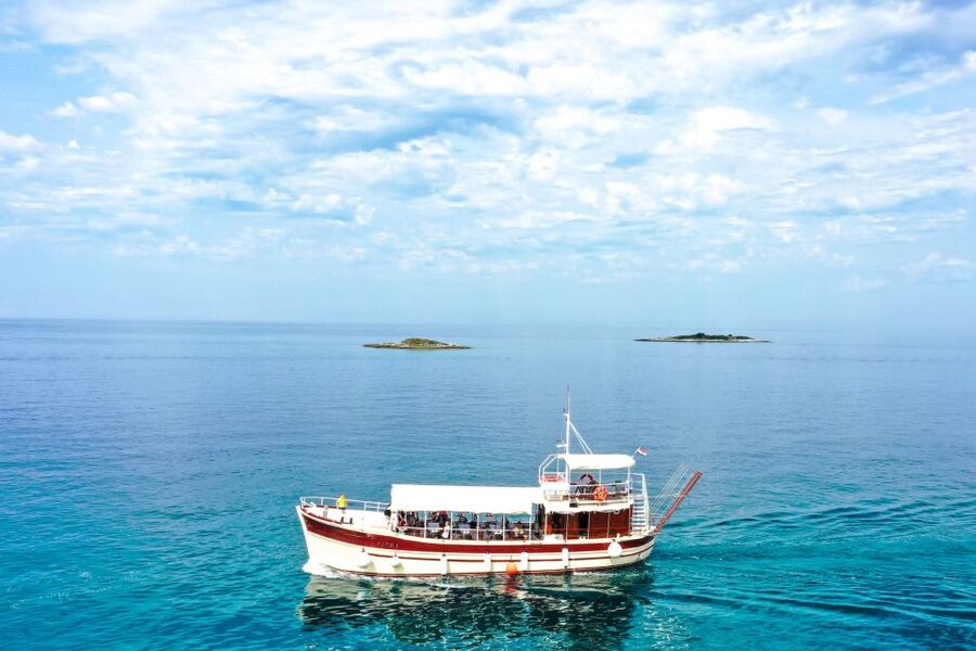 Poreč: Panoramic Morning Cruise Among 20 Islands with Drinks - Key things to look for