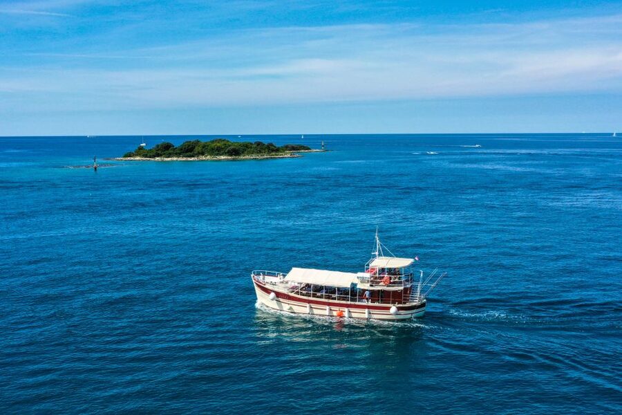 Poreč: Panoramic Morning Cruise Among 20 Islands with Drinks - Who should book this Poreč to Vrsar cruise