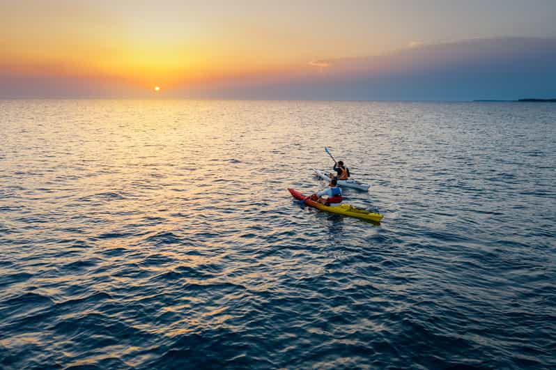 Poreč: Sea Kayaking Sunset Tour - The 150-minute format, and why the start time shifts with the season