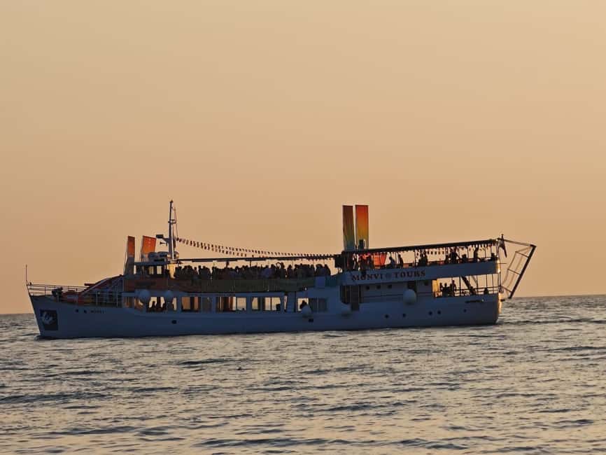 Poreč: Sunset Cruise with Dinner and cocktail - Finding the MONVI ship by the water in Poreč