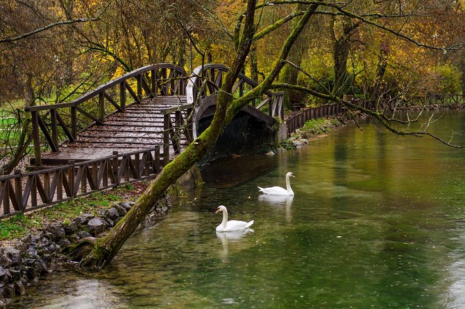 Private 2-Day Mostar, Pocitelj and Sarajevo Tour from Dubrovnik - Počitelj on Your Own: 30 Minutes to Climb and Photograph