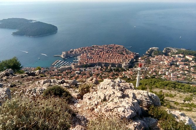 Private Arrival Transfer: Dubrovnik Airport to Dubrovnik, Orebić - From the airport desk to your hotel door, fast