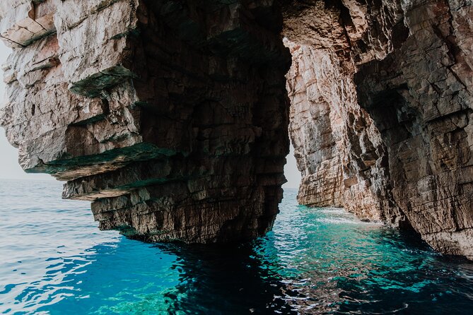 Private Blue cave, Mamma Mia and Hvar, 5 islands tour from Split - Komiza on Vis and Stiniva Cove: two very different kinds of downtime