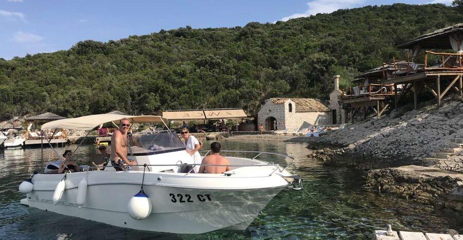 Private boat tour from Dubrovnik/Cavtat to Elafiti islands - Getting on board: pickup points around Cavtat and Dubrovnik