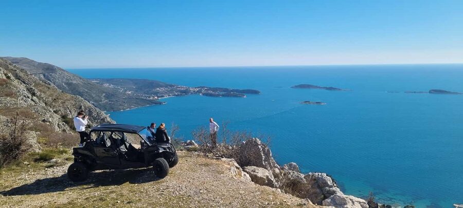 Private Buggy Panorama Adventure /2 hours-2 hills Viewpoint - The Can-Am Maverick 1000 and why you ride with a driver