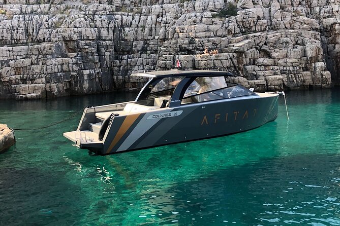 Private Luxury boat from Hvar, Brač and Split - Start time and pickup: making the 9:00 am departure work