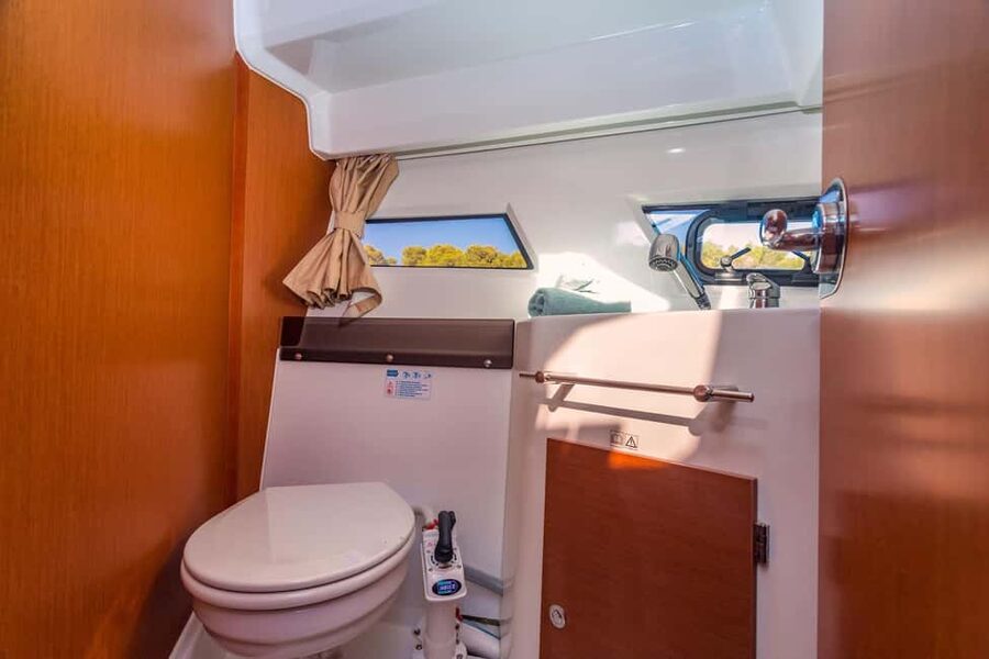 Private speedboat tours Sea Symphony - Jelsa on Hvar, Plus the Duboković Winery Optional Add-On