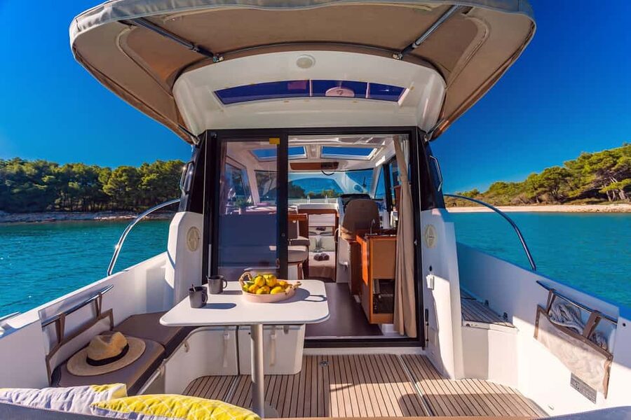Private speedboat tours Sea Symphony - Hrvaska Bay: The Boat-Access Restaurant Lunch Stop