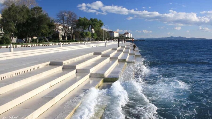 Private Zadar Walking Tour: German - Enter Zadar’s story from Ulica Nova vrata and the city walls