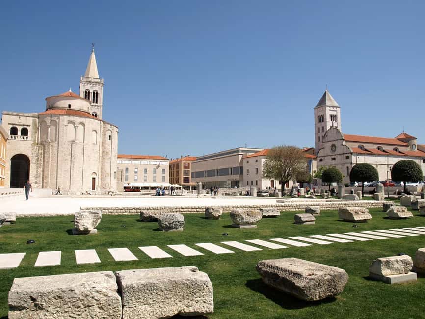 Private Zadar Walking Tour: German - St. Anastasia and the Cathedral area, why this church matters