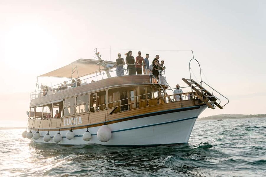 Pula: Brijuni Dolphin Watching cruise with Dinner & Sunset - Should You Book the Brijuni Dolphin Watching Dinner and Sunset Cruise?