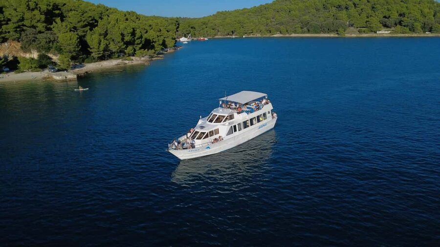 Pula: Brijuni National Park Dolphin Watching Tour w/Dinner - Dinner on board: traditional Istrian food plus unlimited drinks