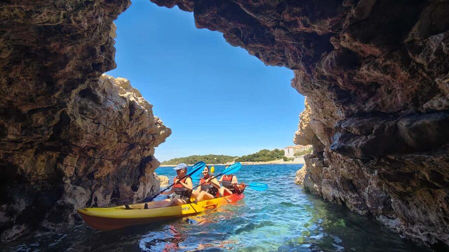 Pula: Cave Kayak Tour, Snorkeling and Island Jumping - Island hopping by kayak: Fratarski, Frašker, and Fraškerić