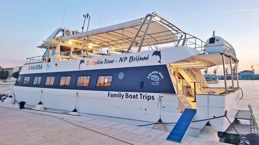 Pula: Dolphin Sunset Cruise to Brijuni with Dinner & Drinks - Brijuni National Park views: why golden hour is the star