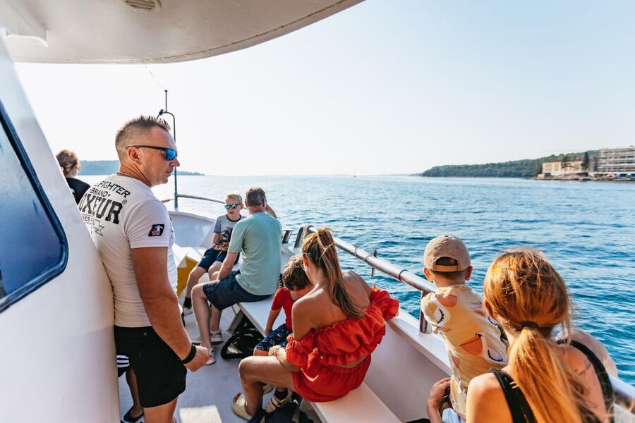 Pula: Dolphin Watching in Brijuni Park with Dinner & Drinks - The Brijuni route: what the cruise is doing while you eat