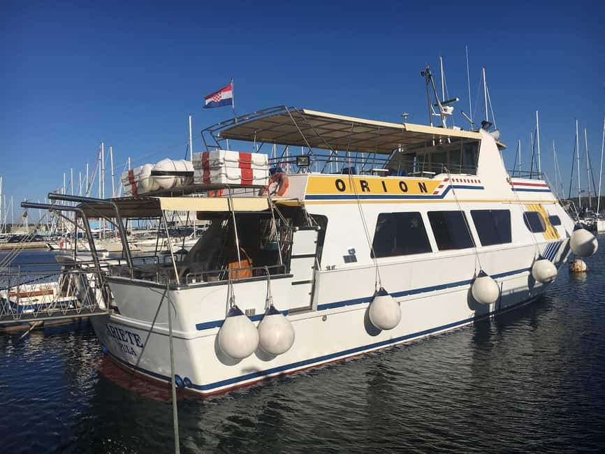 Pula: Dolphin Watching Sunset Cruise with Dinner & Drinks - From Pula Harbour to Brijuni: How the 3-Hour Cruise Flows