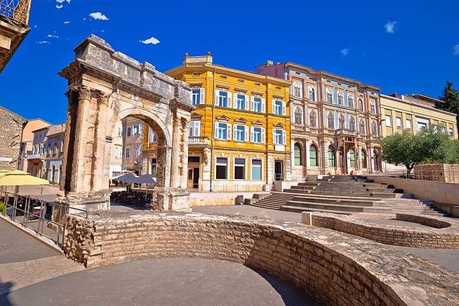 Pula Food Walking Tour - Meeting near Pula Arena, and how the pace feels
