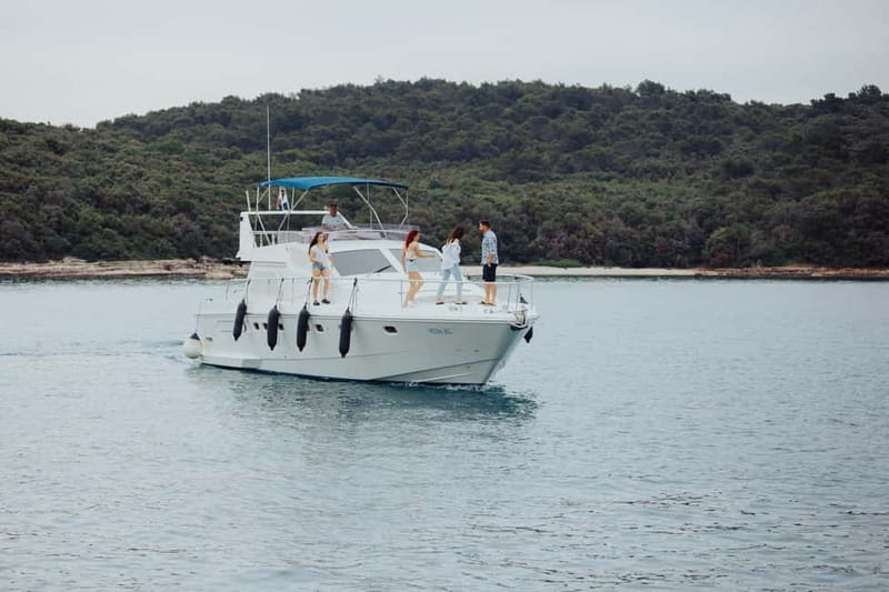 Pula: Half or Full day boat tour on yacht with skipper - Meeting at Aci Marina Pula and settling into yacht comfort