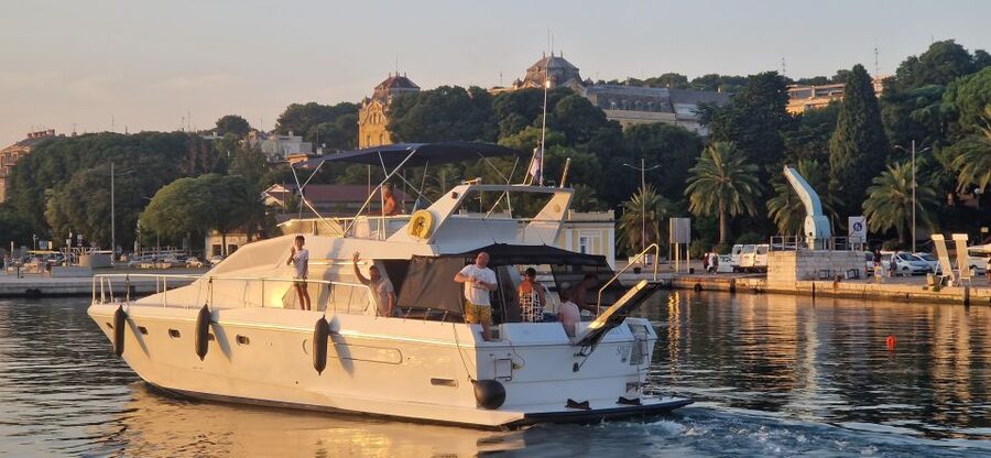 Pula: Half or Full day boat tour on yacht with skipper - Kamenjak National Park: where the coastline feels wider and wilder