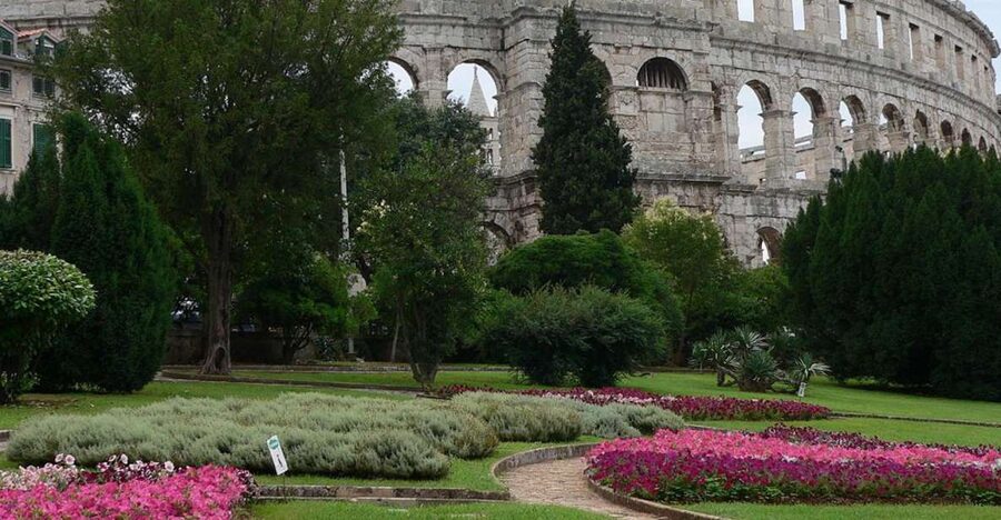 Pula: Historic Walking Tour with Local Guide & City Views - Pula on foot: why this tour works (and who it’s for)
