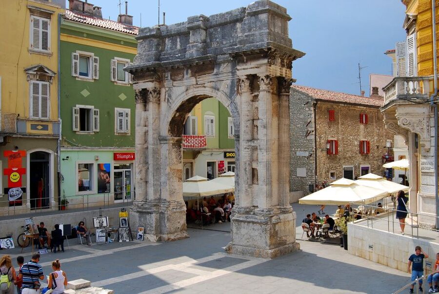 Pula: Historic Walking Tour with Local Guide & City Views - Forum square: from Roman civic center to today’s market rhythm