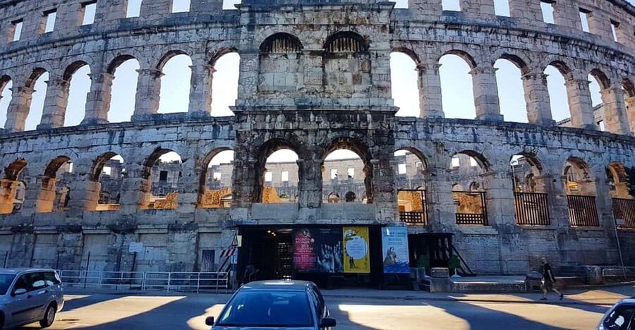 Pula: Old Town Walking Tour for Foodies with Dinner and Wine - Where the tour starts: Arena area, 7 PM, and an easy meeting point