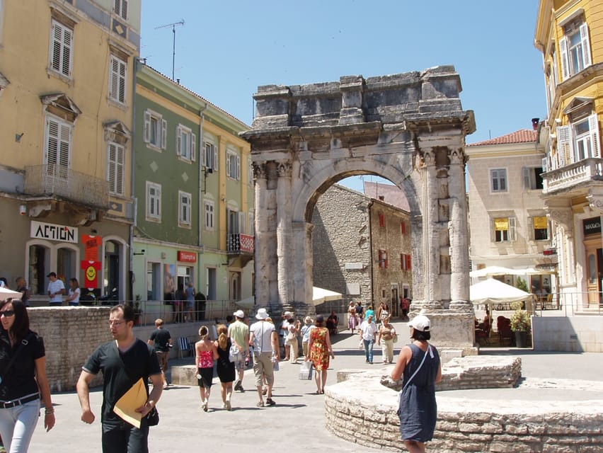 Pula: Old Town Walking Tour for Foodies with Dinner and Wine - Guide quality matters, and Pula’s story lands better with one