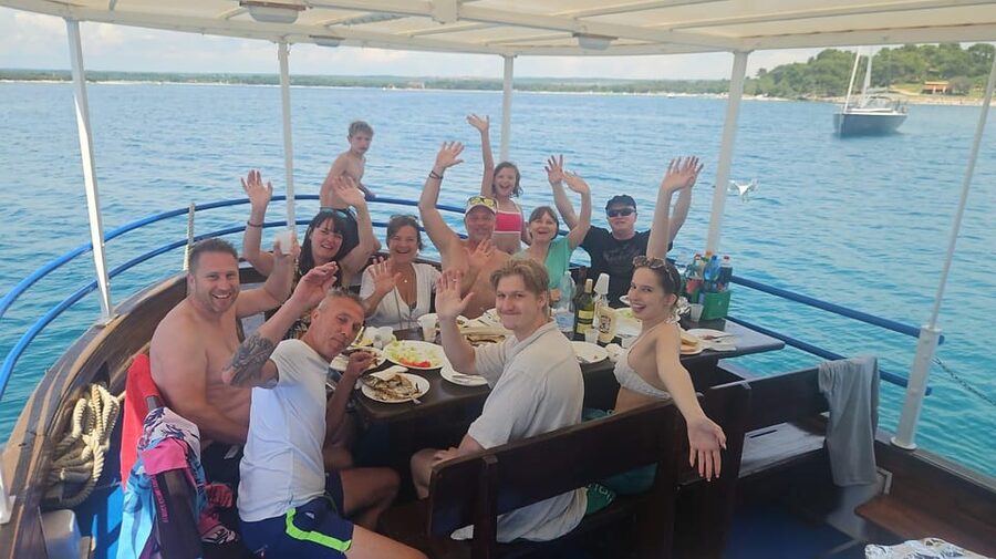 Pula: Private Dolphins & Sunset Tour With Dinner & Drinks - Brijuni National Park, 14 islands and dolphin chances in real sea conditions