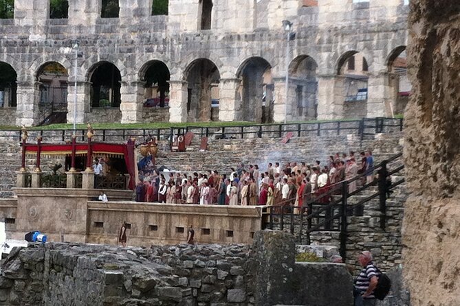 Pula walking tour - Kastel fortress views that help you read the city