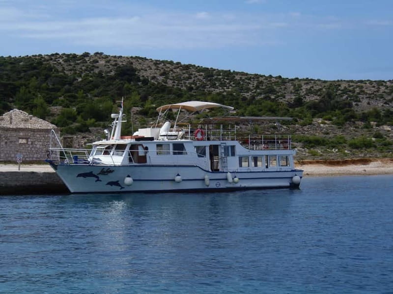 Punat: Grgur, Goli, Rab, and Krk Island Boat Trip with Lunch - Language, Crew, and the Small Details That Make It Easier