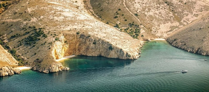Punat: Stara Baška Wild Bays Private trip - The boat comfort: toilet, fresh water, fridge, and snorkel-ready gear