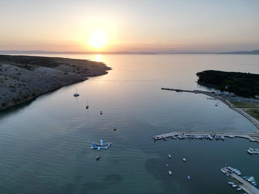 Rab: Night adventures illuminated transparent kayaks - Watching the marine world glow: the LED effect is the main character