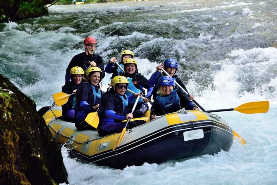 Rafting/Kayaking adventure river Kupa - The 4-hour flow: briefing, van rides, 2.5 hours on water