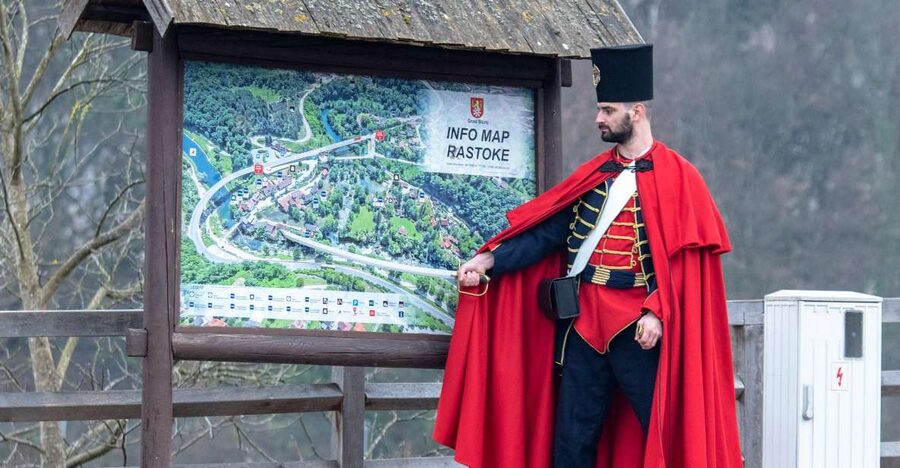 Rastoke Tour Guide - The costumed 18th-century soldier element, and when it helps