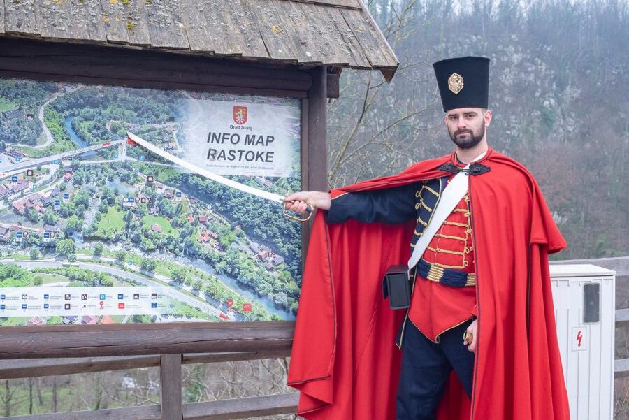 Rastoke Tour Guide - Timing at 10:00 versus 19:00, and how to pick your slot