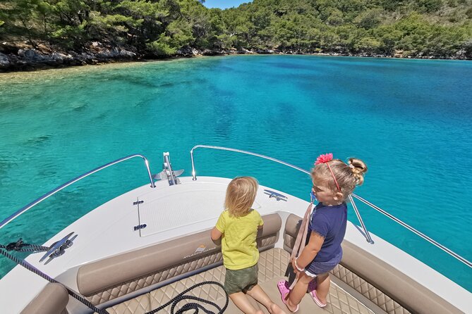 Rent a luxury speed boat for great fun on this Elaphiti Islands tour - Key things that make this speed-boat day work