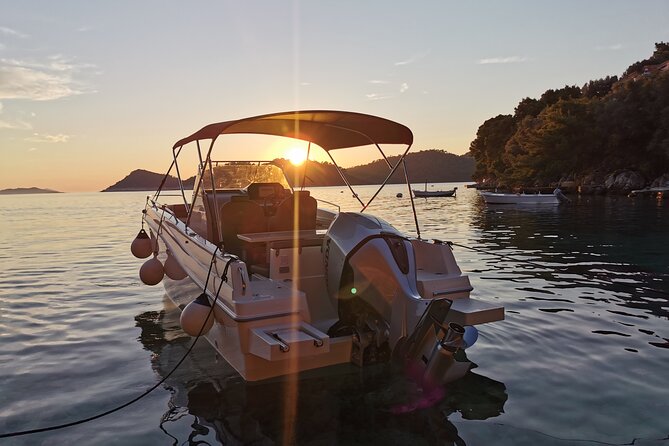 Rent a luxury speed boat for great fun on this Elaphiti Islands tour - Price and value for up to 12 people on one private day