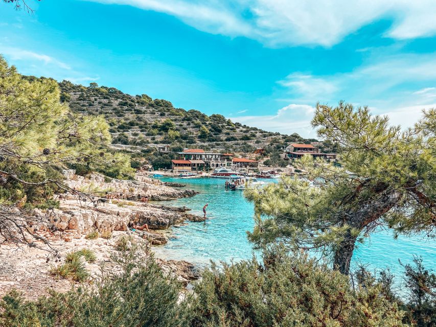 RIVIERA TOUR FROM ŠIBENIK, ZLARIN, PRVIĆ AND TIJAT - From Šibenik Riva: a 6-hour island circuit that actually feels doable