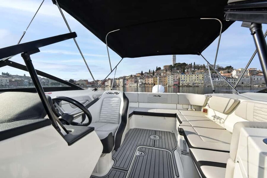 Rovinj: Luxury Old Town Night Cruise with Drinks - The Ride Reality Check: Calm Cruise vs. Full Throttle