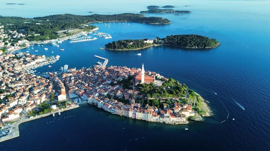 Rovinj: Red Island and Pirate Cave speedboat tour - Cruising Rovinj’s Old Town Waterfront, With Photo Stops That Make Sense