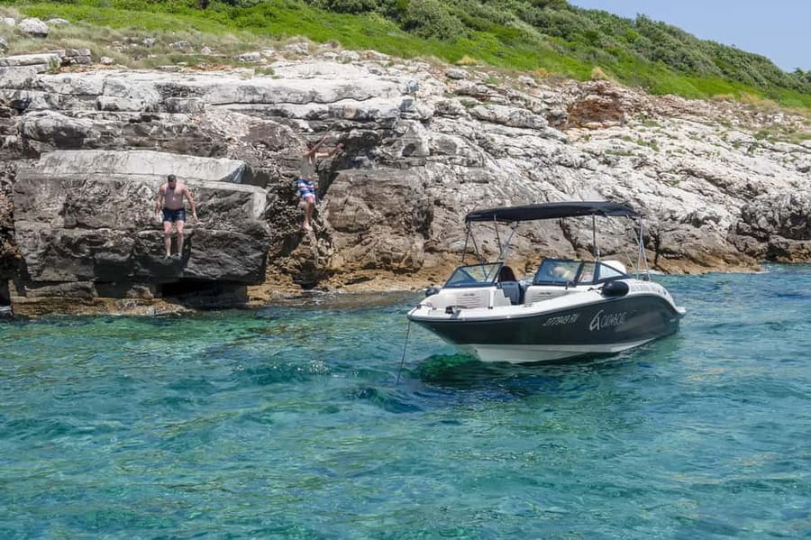 Rovinj: Rovinj Archipelago and South Coves Speedboat Tour - Red Island harbor break, plus that small-harbor feeling
