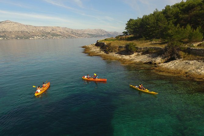 Sea kayaking Postira - Lovrečina (St.Lovre, archaeological site) - Entering Porat Beach for Your Kayak Lesson