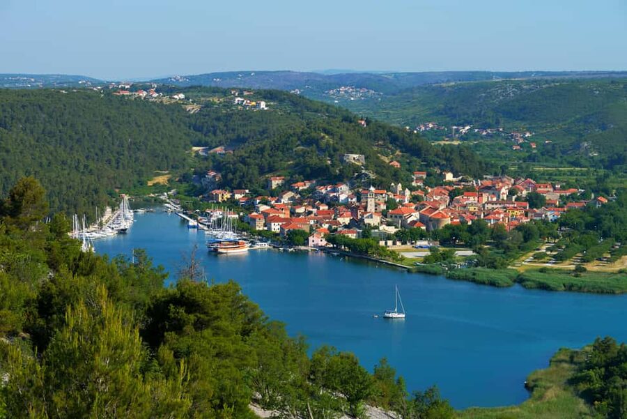 Šibenik or Zadar: Krka falls, olive mill, oil & wine tasting - Lunch options: what you can add and how it’s served
