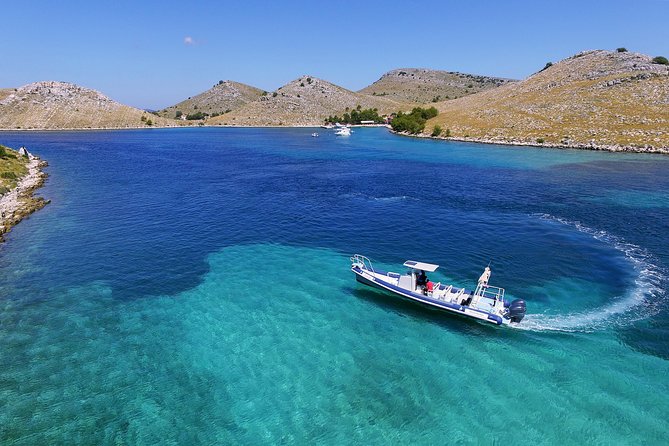 Šibenik Riviera boat tour: Zlarin + Prvić + Tijat - Is this a guided tour or a water taxi? You should expect the middle