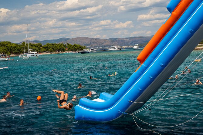 Slatine - Island Hopping Excursion (Trogir/Blue Lagoon/Shipwreck) - Food and drinks: what you should expect for lunch at sea