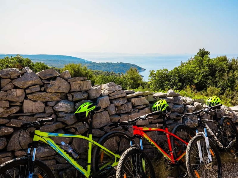 Šolta Island: Self-Guided Bike Tour - The MTB setup: 29er comfort, control, and gear that is ready to ride