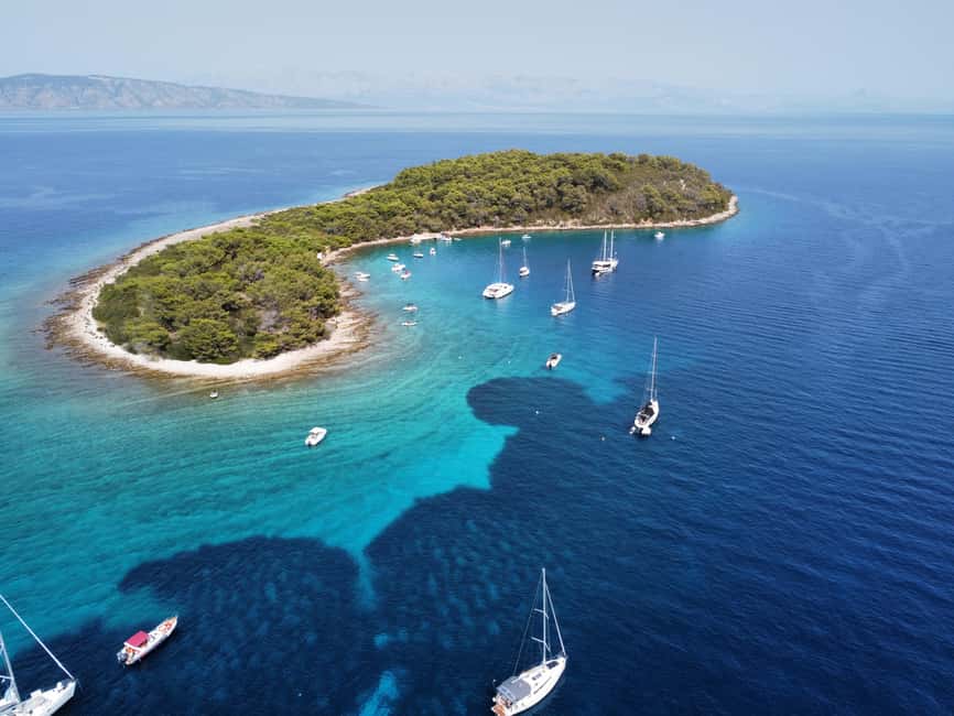 Speedboat to 3 islands: Hvar, Brač, Zečevo with watersports - Zlatni Rat (Golden Horn) on Brač: the beach you understand the moment you see it