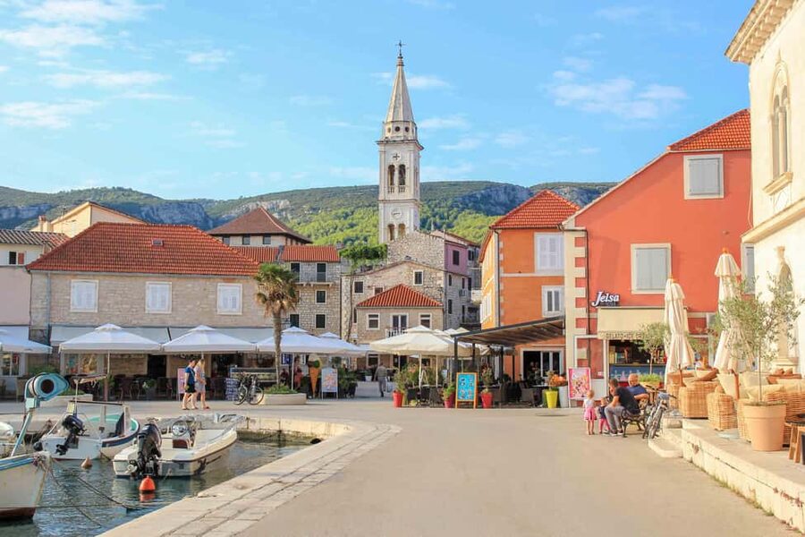 Speedboat to 3 islands: Hvar, Brač, Zečevo with watersports - Jelsa on Hvar: a relaxed finish in a fishing-village setting