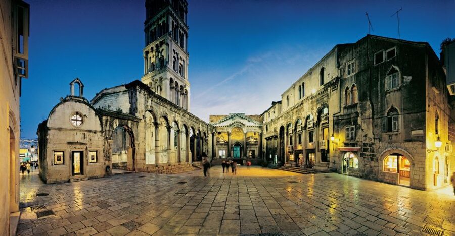 Split: 1.5-Hour Walking Tour and Diocletian's Palace - Cathedral of Saint Domnius: from imperial mausoleum to worship